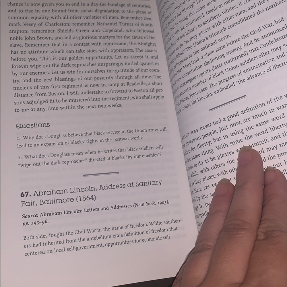 College book/ voices of freedom - Picture 4 of 4